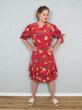 Laden Sie das Bild in den Galerie-Viewer, Rotes Seidenkleid Vintage