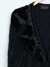 Laden Sie das Bild in den Galerie-Viewer, Schwarzer Mohair Cardigan