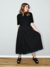 Laden Sie das Bild in den Galerie-Viewer, Schwarzer Rock Vintage