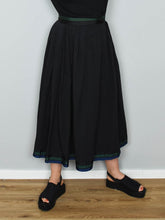 Laden Sie das Bild in den Galerie-Viewer, Schwarzer Vintage Rock