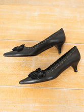 Laden Sie das Bild in den Galerie-Viewer, Secondhand Designerschuhe online kaufen