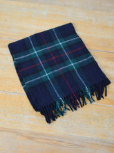 Laden Sie das Bild in den Galerie-Viewer, Secondhand Kaschmir Schal