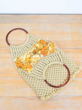 Laden Sie das Bild in den Galerie-Viewer, Secondhand Makramee