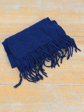 Laden Sie das Bild in den Galerie-Viewer, Secondhand Schal Wolle