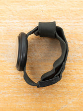 Laden Sie das Bild in den Galerie-Viewer, Swatch Pop Schwarz