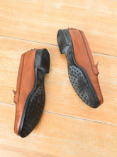 Laden Sie das Bild in den Galerie-Viewer, Tods Vintage