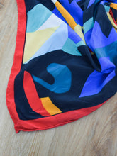 Laden Sie das Bild in den Galerie-Viewer, Tücher Seide Secondhand