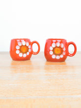 Laden Sie das Bild in den Galerie-Viewer, Vintage Becher