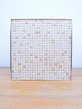 Laden Sie das Bild in den Galerie-Viewer, Vintage Blumentisch