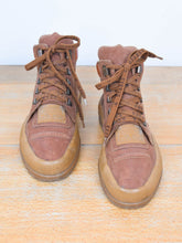 Laden Sie das Bild in den Galerie-Viewer, Vintage Boots