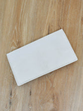 Laden Sie das Bild in den Galerie-Viewer, Vintage Clutch Creme