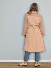 Laden Sie das Bild in den Galerie-Viewer, Vintage Mantel Beige