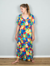 Laden Sie das Bild in den Galerie-Viewer, Vintage Maxikleider