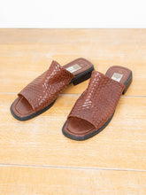 Laden Sie das Bild in den Galerie-Viewer, Vintage Sandalen