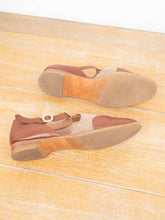 Laden Sie das Bild in den Galerie-Viewer, Vintage Slipper