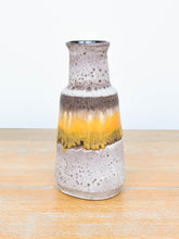 Laden Sie das Bild in den Galerie-Viewer, Vintage Vase