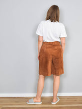 Laden Sie das Bild in den Galerie-Viewer, High Waist Wildledershorts